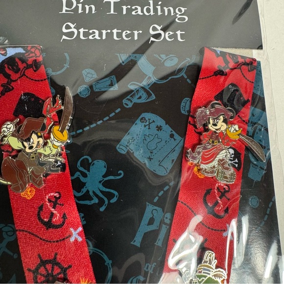 NWT. Disney pin set. Pirates Of The Caribbean Starter Set. 4 Pins of pirates - Picture 3 of 13